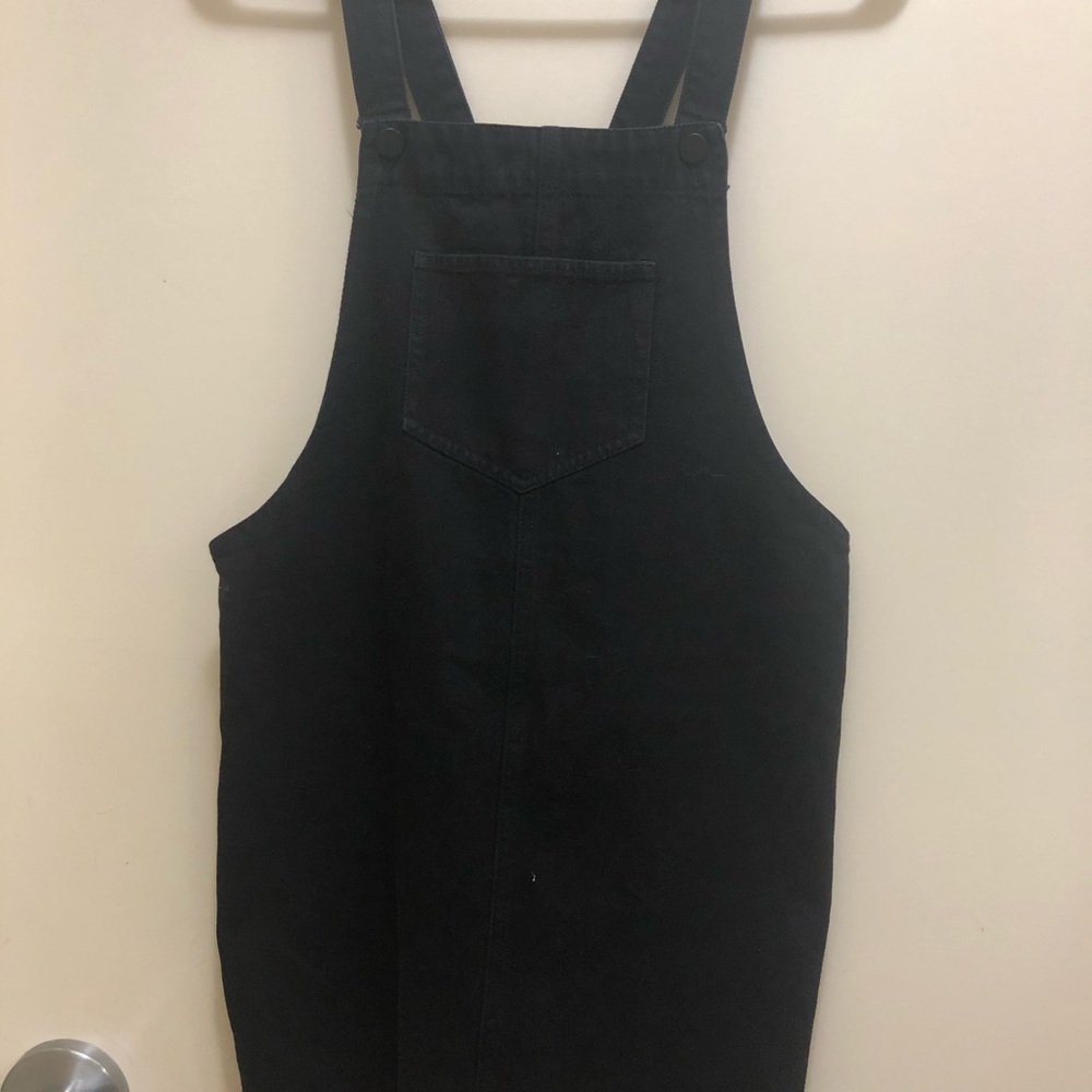 Clothes - Picture 12 of 16